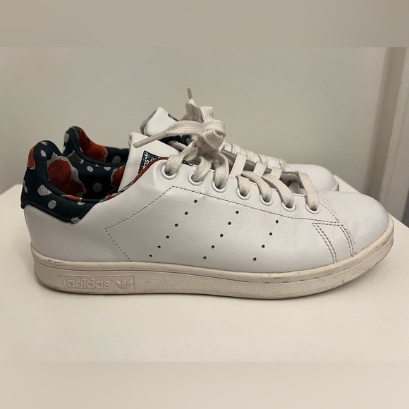 Adidas Stan Smith Floral Lace Up Sneakers, special red and white fabric - Picture 3 of 5